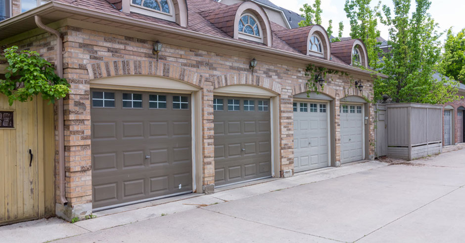 Broken garage door repair Rockland County